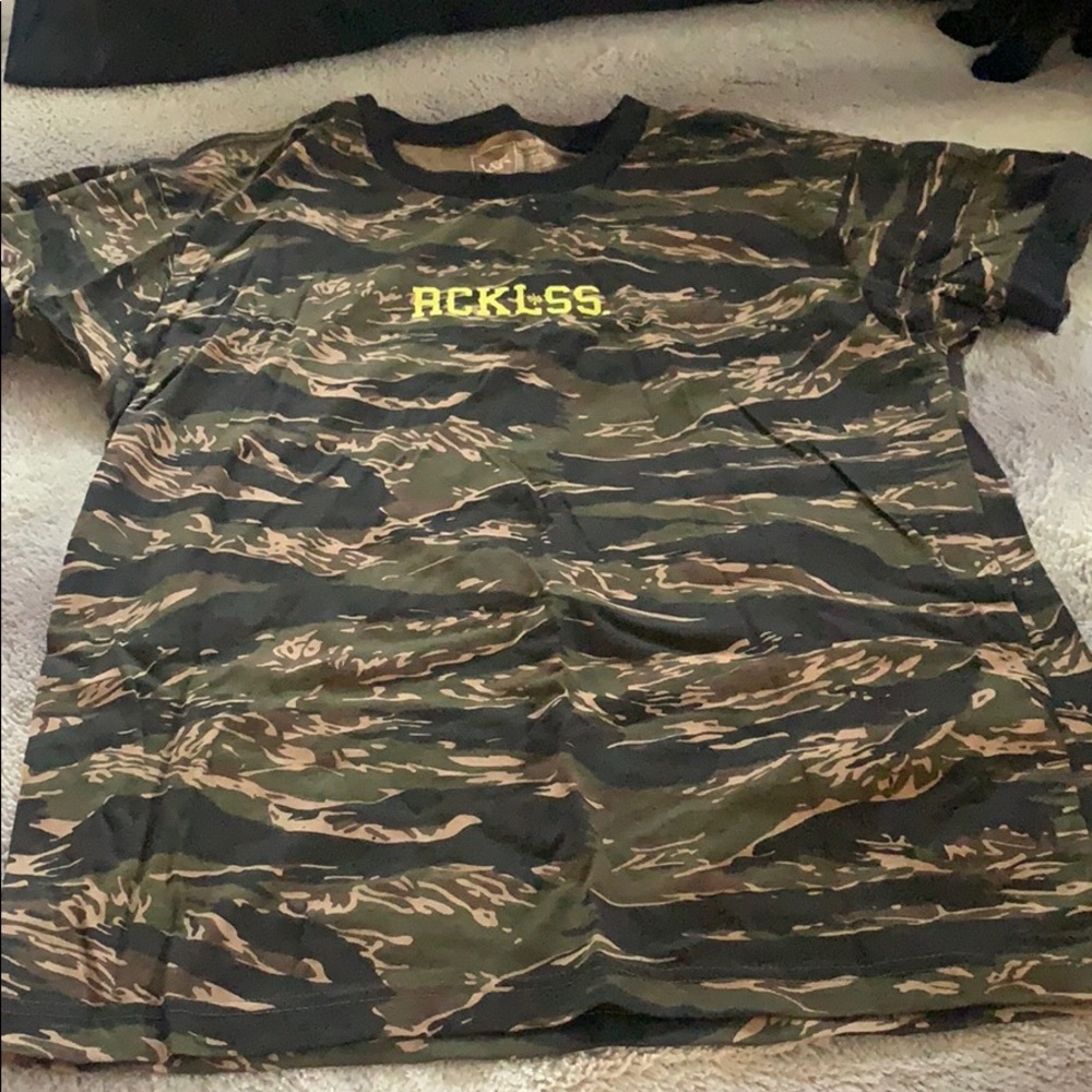 Never worn y & r tee
